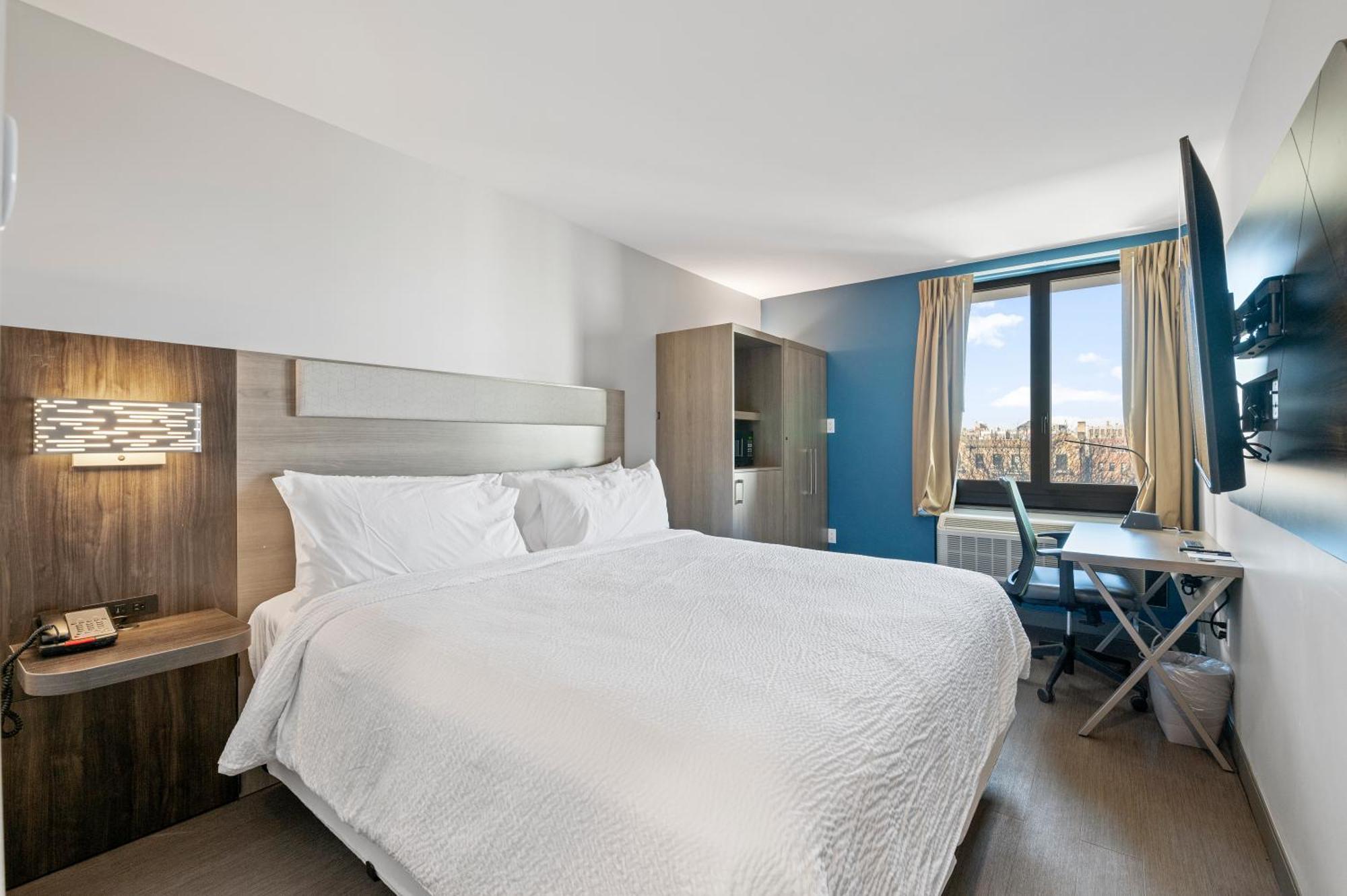 Holiday Inn Express & Suites Bronx - Nyc By Ihg New York Exterior photo