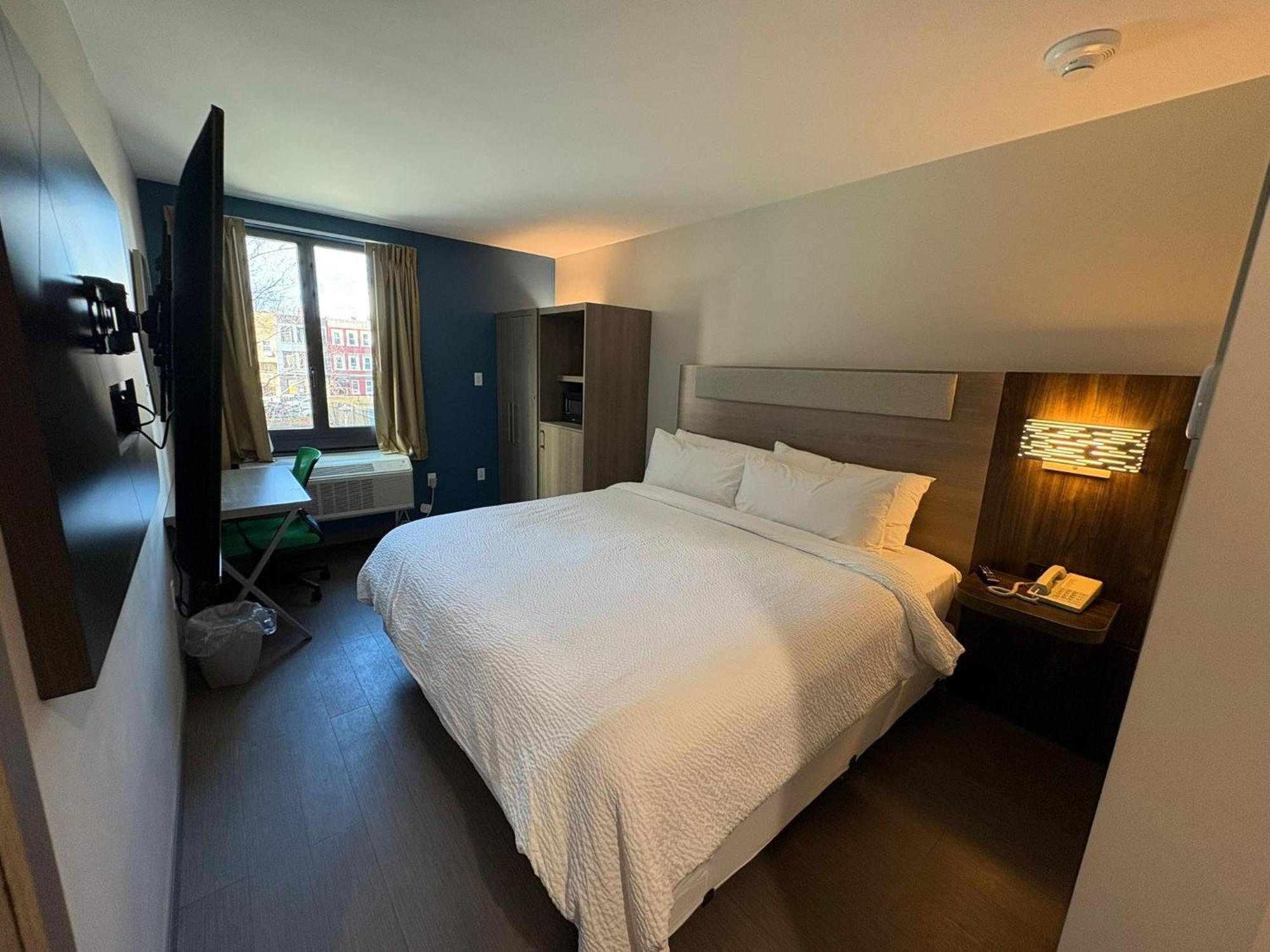 Holiday Inn Express & Suites Bronx - Nyc By Ihg New York Exterior photo