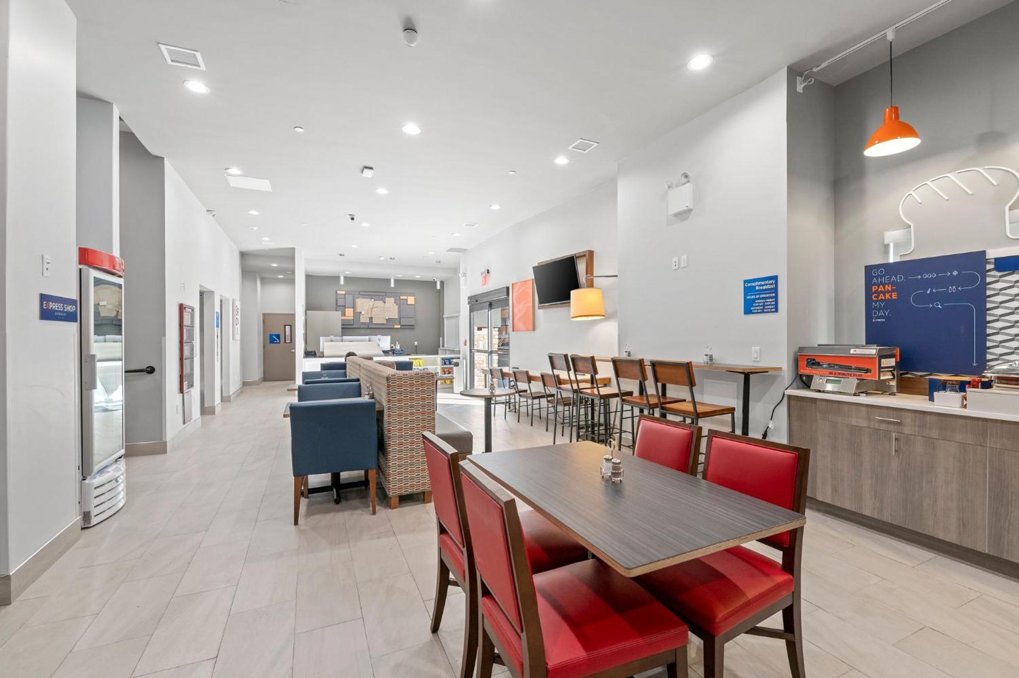 Holiday Inn Express & Suites Bronx - Nyc By Ihg New York Exterior photo